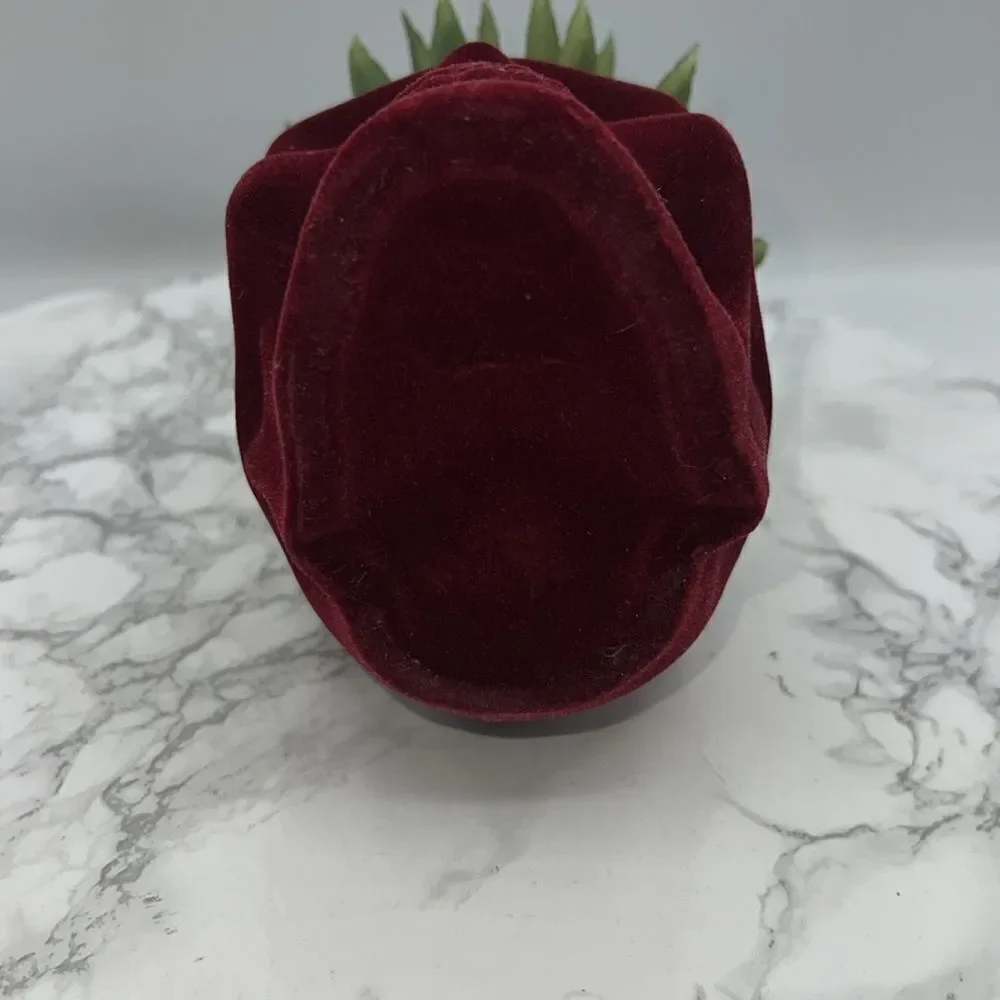 FLORA BUNDA Flocked Velvet Skull Planter with Artificial Succulent